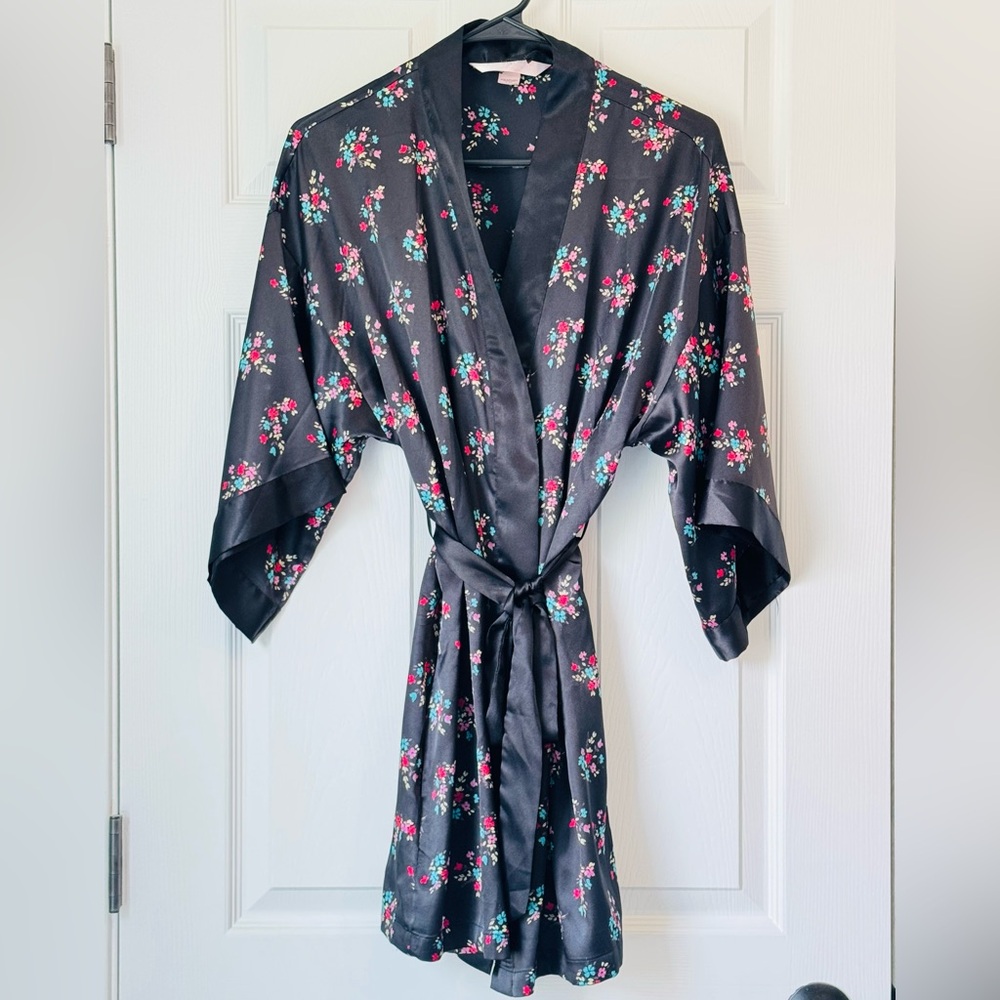 Victoria’s Secret Silky Kimono Bathrobe